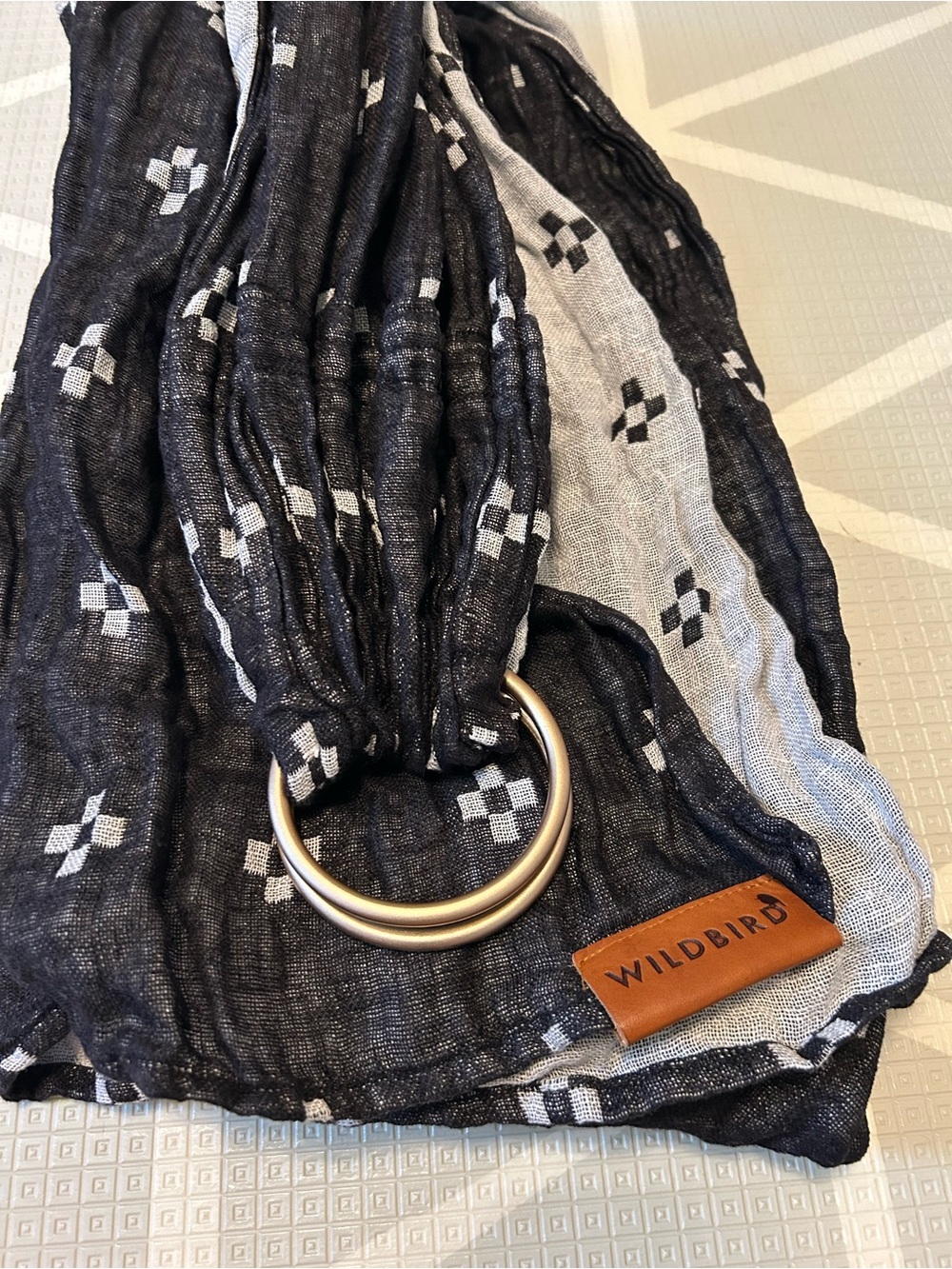 WildBird Black & White Ring Sling